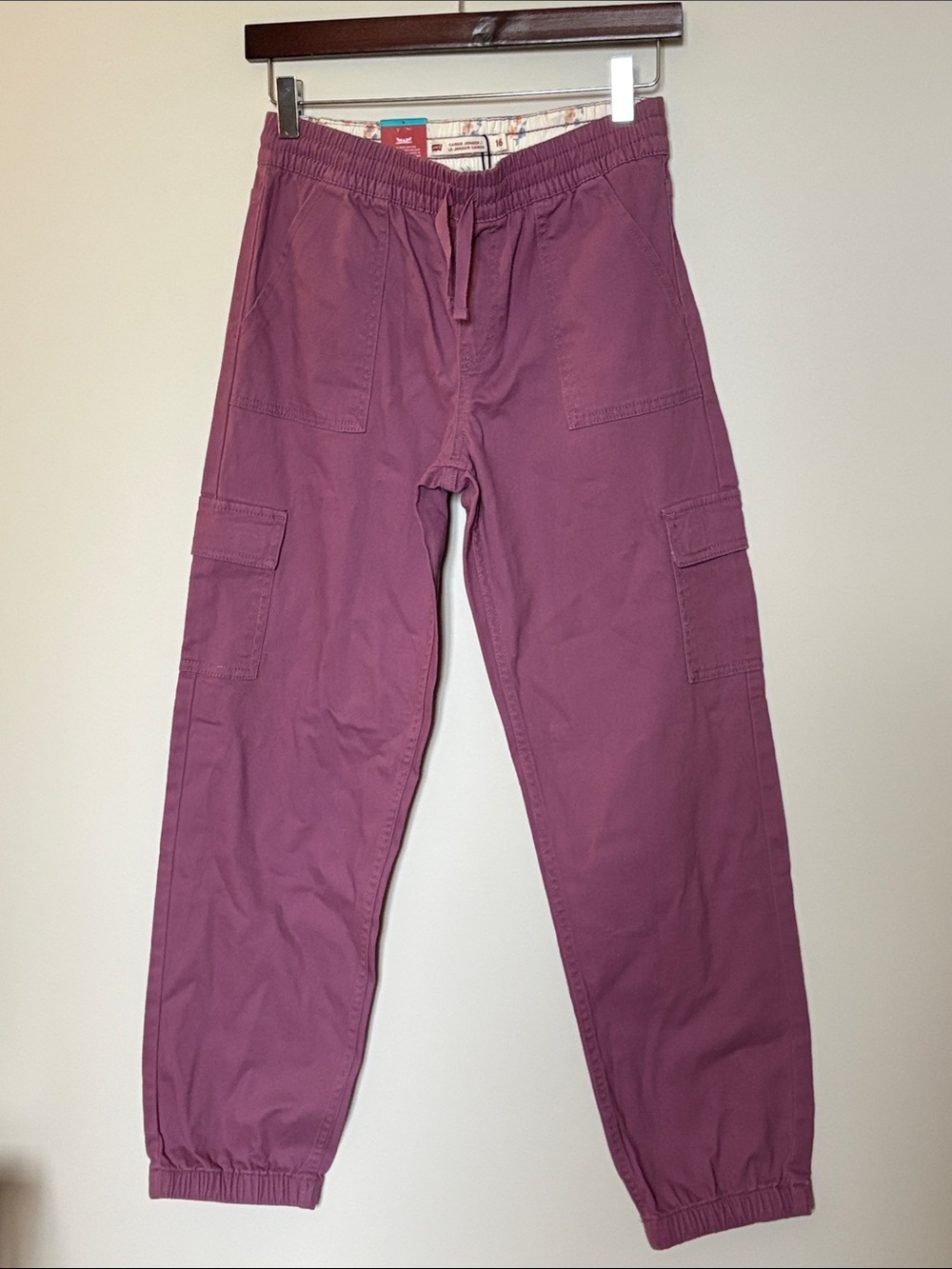 Levi's Cargo Jogger Pants in Plum Purple New With Tags Size 16 .